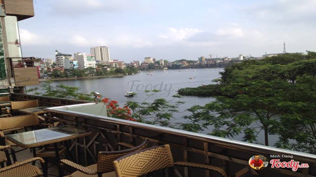 10 quán café đẹp long lanh bên Hồ Tây lộng gió