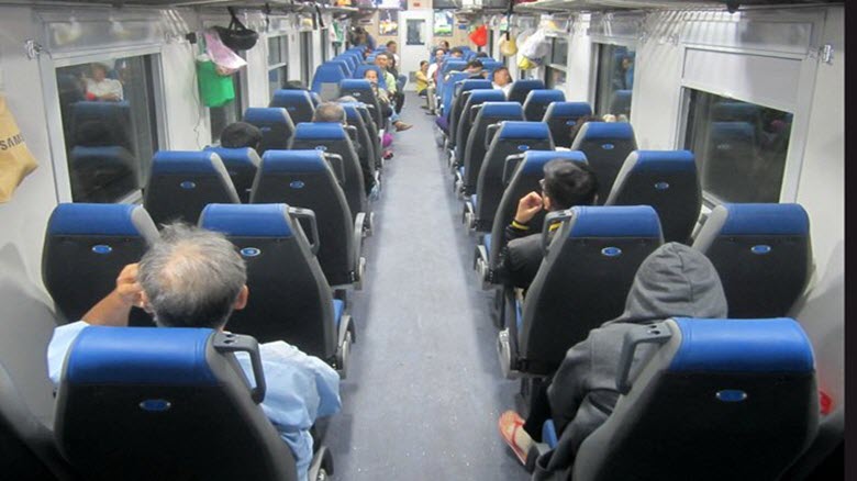  Đường sắt thay tàu, giảm giá vé để cạnh tranh