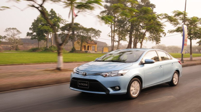 10 ôtô đắt khách nhất Việt Nam năm qua