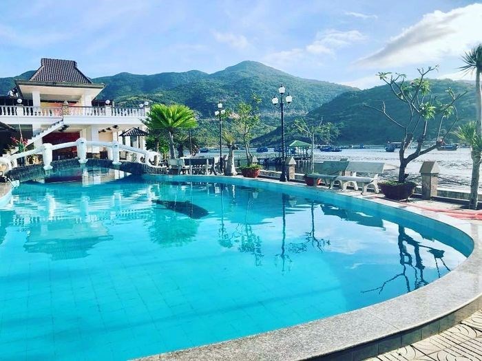 RESORT VĨNH HY  - Sự kết hợp giữa hiện đại và thiên  nhiên hoang sơ.