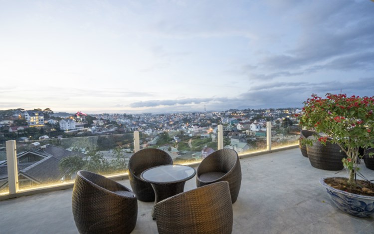 NEW LIFE HOTEL ĐÀ LẠT - Hòa mình với thiên nhiên 