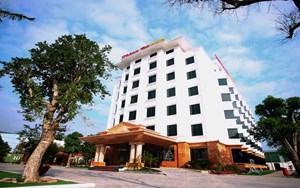 Khách sạn Thông Đỏ