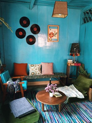 Le Bleu – The Vintage wooden house