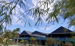 Khách sạn Vườn Cau & Khu vui chơi giải trí SaLa