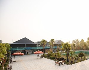 Khách sạn Vườn Cau & Khu vui chơi giải trí SaLa