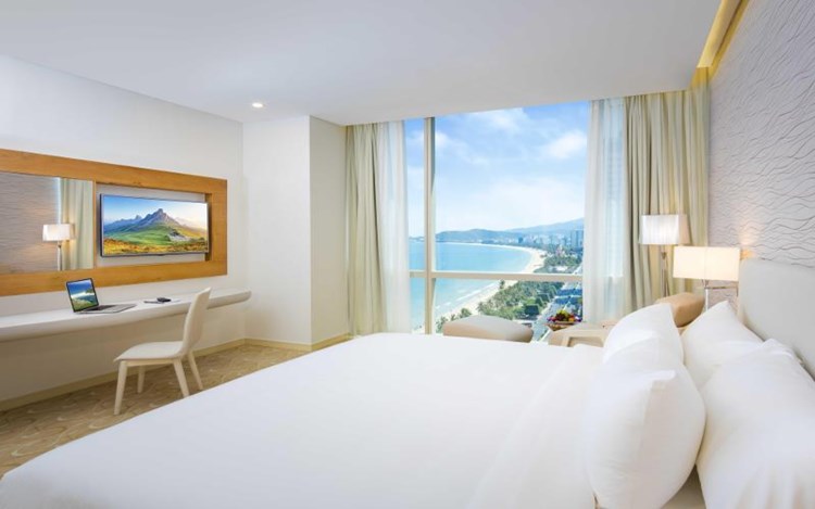 Khách sạn Diamond Bay Nha Trang