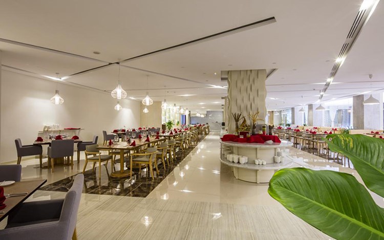 Khách sạn Diamond Bay Nha Trang