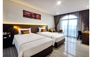 Khách sạn Crown Nguyên Hoàng