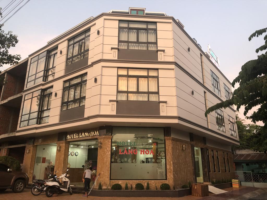  Khách Sạn Làng Hoa 