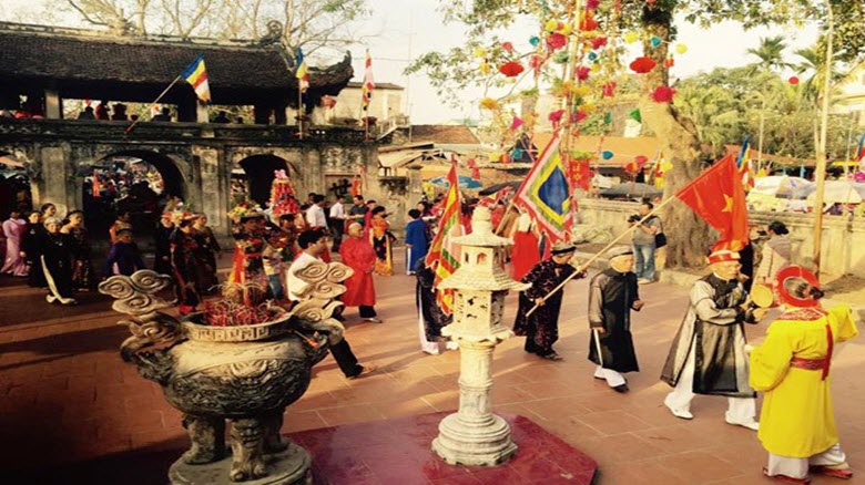 Lễ hội thi nấu cơm làng Chuông 