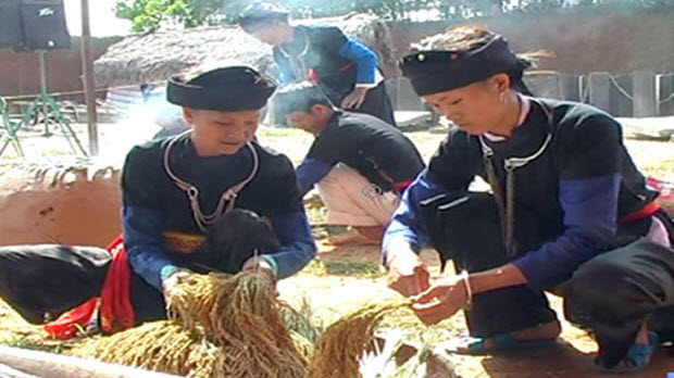 Lễ hội cầu cơm mới ở đền Đông Cuông