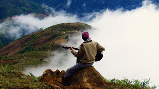 Phượt thủ chạm tay vào mây ở Háng Đồng