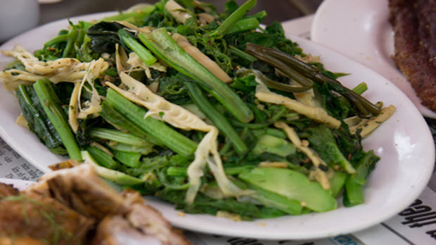 Rau dớn, món lạ từ núi rừng