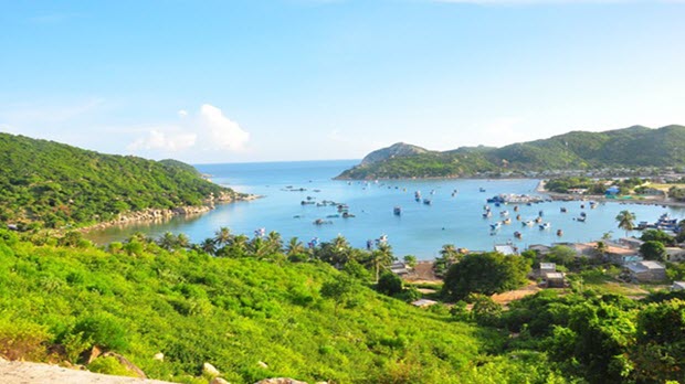 Vẻ đẹp quyến rũ của vịnh Vĩnh Hy