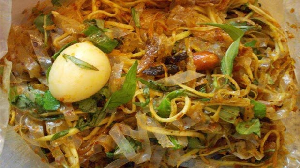 Bánh tráng trộn - món ăn đường phố nổi tiếng Sài Gòn