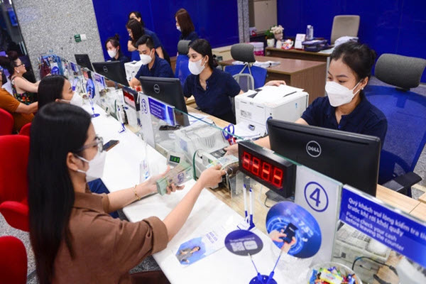 Lãi suất tăng chóng mặt