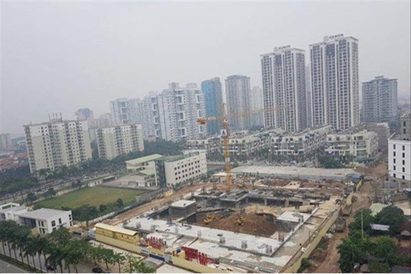 Một năm diễn biến "kỳ lạ" với bất động sản: Dân có tiền, thị trường vẫn trầm lắng?