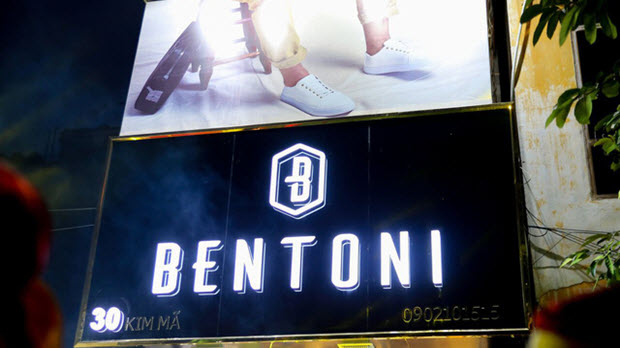 Từng chật vật bán giày VNXK trên Muare, Enbac, 2 thanh niên này giờ mở cả startup riêng đưa sneaker Việt ra thị trường thế giới, mỗi tháng tiêu thụ cả ngàn đôi