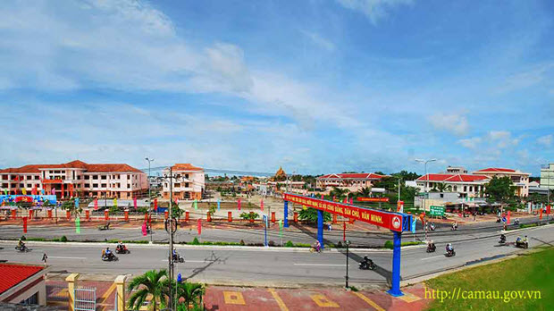 CA MAU州の地域での投資研究のために優先される開発プログラムとプロジェクトのリスト