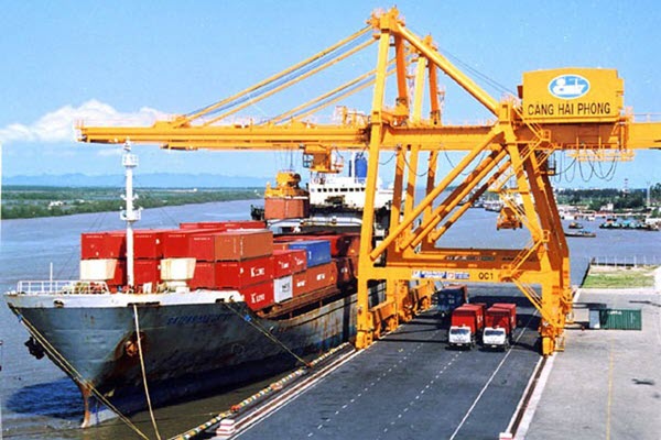 Giá dịch vụ cảng biển Việt Nam “thua xa” Campuchia