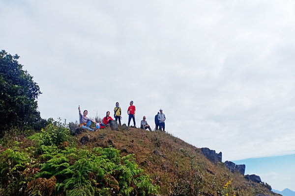 Một ngày chinh phục 'nóc nhà' Quảng Ninh