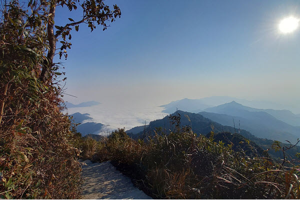 Săn mây trên đỉnh Chiêu Lầu Thi