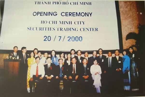 Những viên gạch đầu tiên của chứng khoán Việt Nam