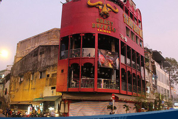 Tâm tư chủ hàng quán nhỏ trong mùa dịch Covid-19: Chúng tôi đã làm tất cả những gì có thể - từ cắt nhân sự, giảm lương đến bán online, nhưng giải pháp tốt nhất vẫn là dịch mau kết thúc!