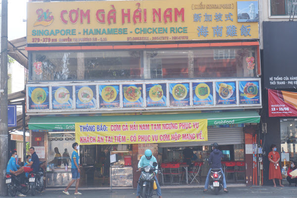 Cuộc đua “online hay là chết” của các hàng quán F&B giữa bão Covid-19: Quyết đoán đóng tất cả cửa hàng không phục vụ offline, nhanh chóng chuyển hết lên online