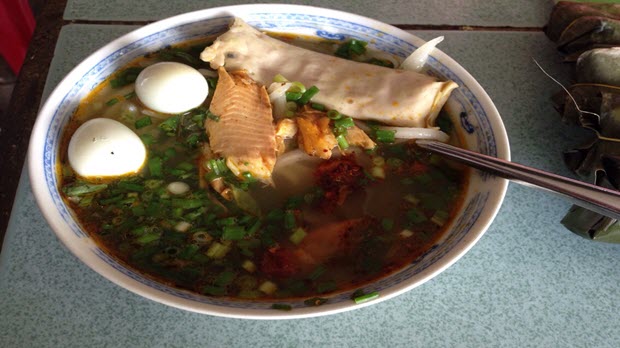 Có một con đường mang tên: Con Đường Bánh Canh Cá Lóc ở Huế