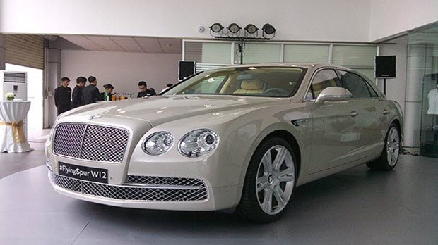 Đại gia Việt lũ lượt sắm siêu xe: Một cuộc đua ngầm?