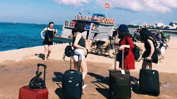 Từ hôm nay, du khách đến Quảng Ngãi cần trợ giúp, hãy gọi 08887.00008