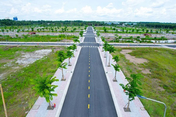 Nhà đầu tư 'mắc kẹt' trong những lô đất lớn