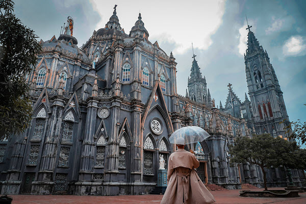 Lạc bước trời Âu giữa các nhà thờ Nam Định