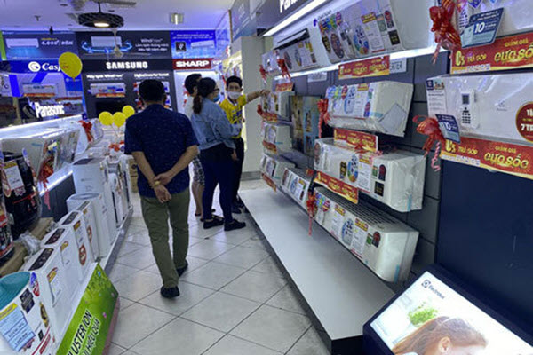 Hiện tượng lạ năm nay: Điều hòa giảm giá mạnh