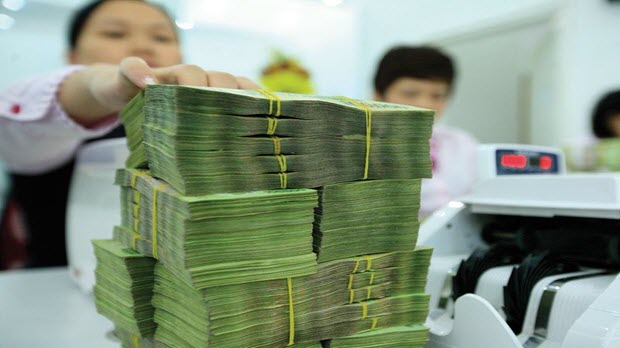 Đua lãi suất để “ép” Ngân hàng Nhà nước?