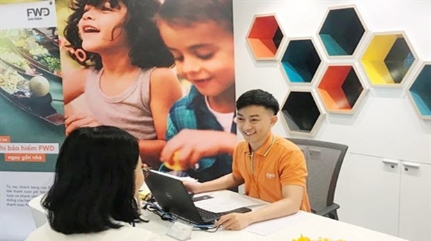  FWD mang đến giải pháp rút tiền 24/7 từ hợp đồng bảo hiểm