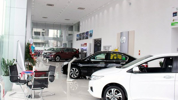 Ô tô giảm giá tận đáy, sang 2018 sẽ còn xuống tận đâu?