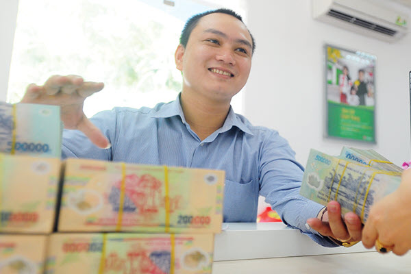 Giảm lãi suất, tín dụng có tăng mạnh cuối năm?