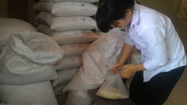 Hạt gạo “gánh” nhiều tin đồn! 