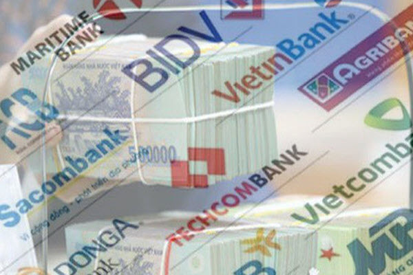 Tiền gửi dân cư vào hệ thống ngân hàng sụt giảm