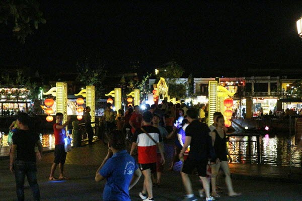 Hội An mở cửa trở lại, du khách nhộn nhịp check-in