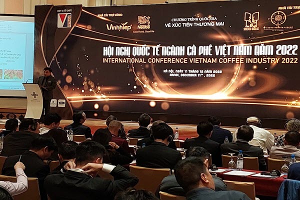 Kim ngạch xuất khẩu cà phê Việt Nam lập kỷ lục, thách thức còn phía trước