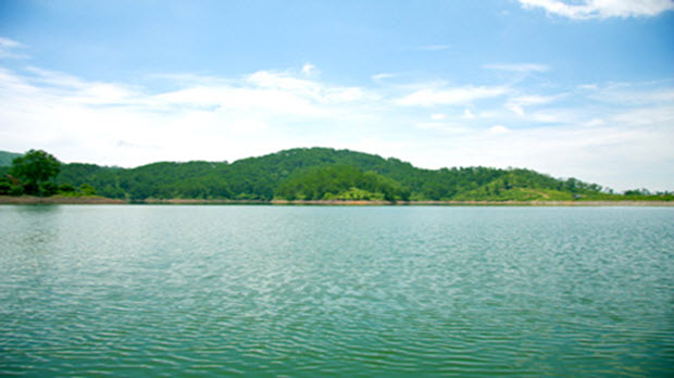 Thắng cảnh Khuôn Thần