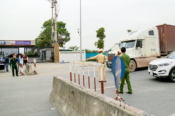 Quảng Ninh kiểm soát chặt các phương tiện ra vào