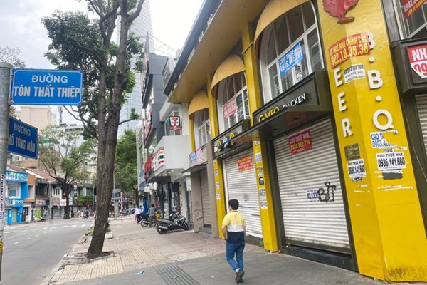 Sốc vì chủ mặt bằng không giảm tiền thuê do Covid-19 còn đòi tăng giá