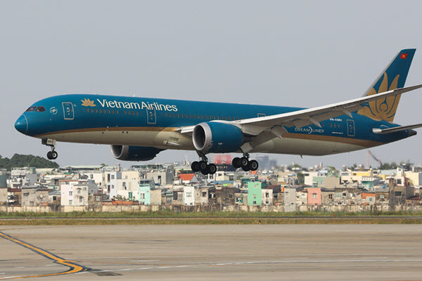 Giảm hành khách trên đường bay TP HCM - Hà Nội