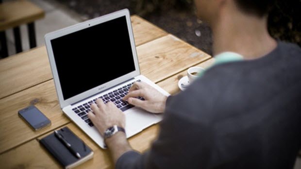 Người Việt trẻ kiếm bạc tỷ qua Internet