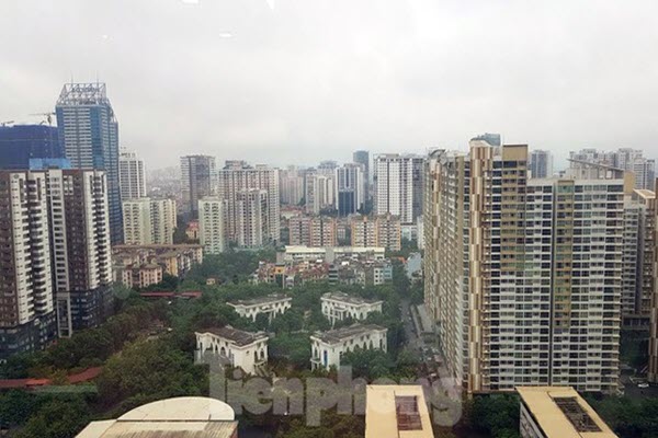 Mua gom nhà đất giữa dịch Covid-19: Nhà đầu tư cần thận trọng