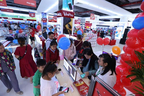 ビンコムプラザカオラン-ドンタップの人々の「新しい出会いの場」